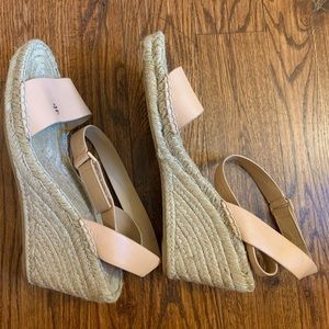 *Worn once* Tory Burch Espadrille wedge sandal in tan